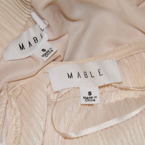 Mable Two-Piece Set Cream Twisted Front Crop Top Pleated Pants Women’s Small - Picture 5 of 5